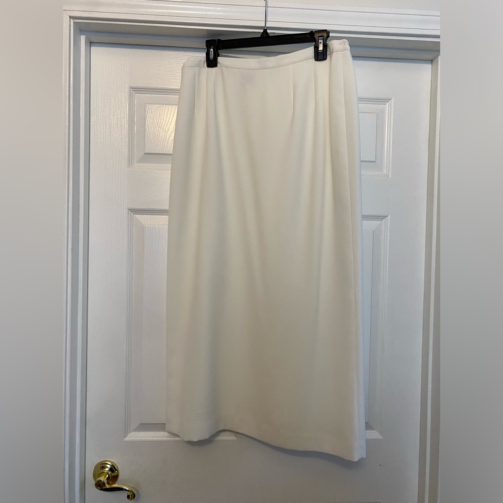 Women’s off white maxi skirt